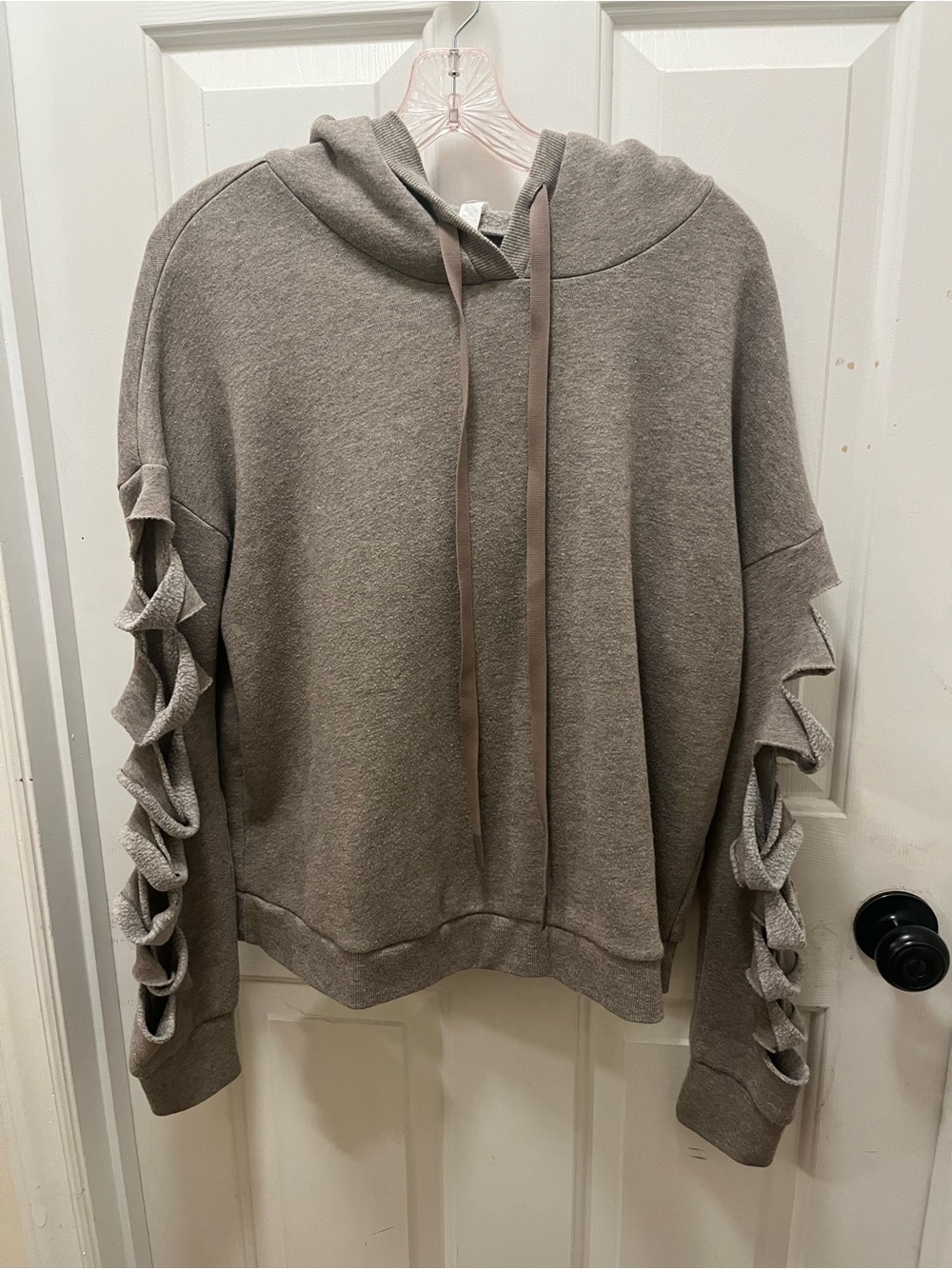 🧘🏽♀️EUC Alo Yoga Slay Slashed Hoodie - Gravel - Sz Medium